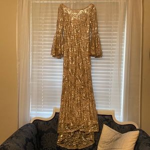 Calvin Klein, size 4, gala dress. Only worn once! Perfect condition.